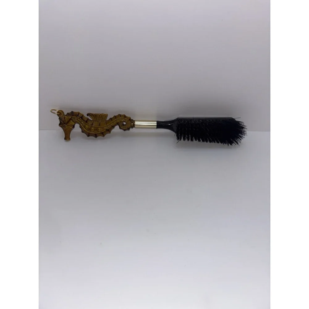 Vintage Seahorse Clothing Brush‎